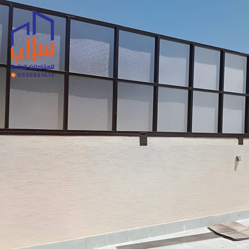 سواتر حماية تسمح للضوء بالدخول